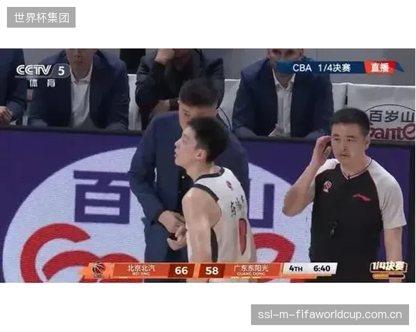 北京首钢凭借阵容厚度在决胜局击败广东，周琦在内线的防守覆盖力是球队晋级四强的关键。
